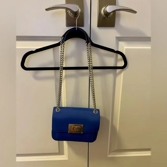 NEW Michael Kors handbag. - Picture 3 of 10